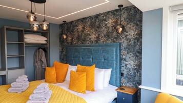 2 bedrooms, individually decorated, individually furnished, free WiFi