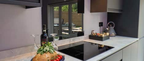 洗碗機、鍋具/餐盤/廚房用品