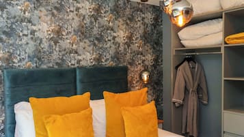 2 makuuhuonetta, yksilöllisesti sisustettu, yksilöllisesti kalustettu