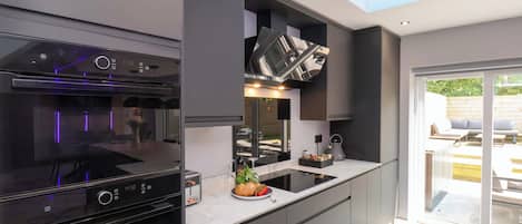 Lavavajillas y utensilios de cocina