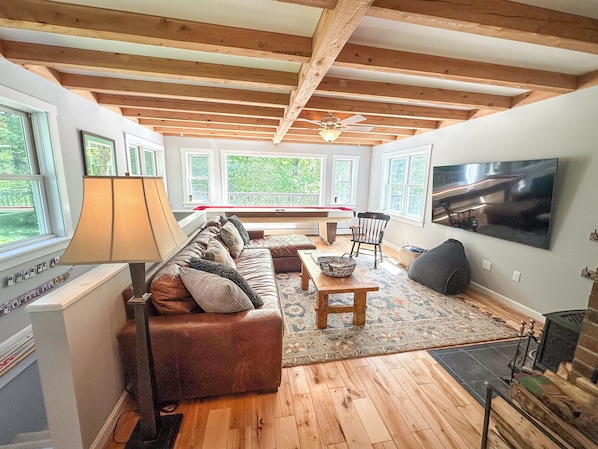 Smart TV, offices, computer monitors