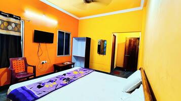 In-room safe, soundproofing, free WiFi