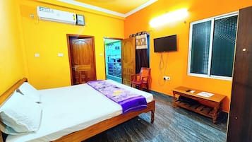 In-room safe, soundproofing, free WiFi