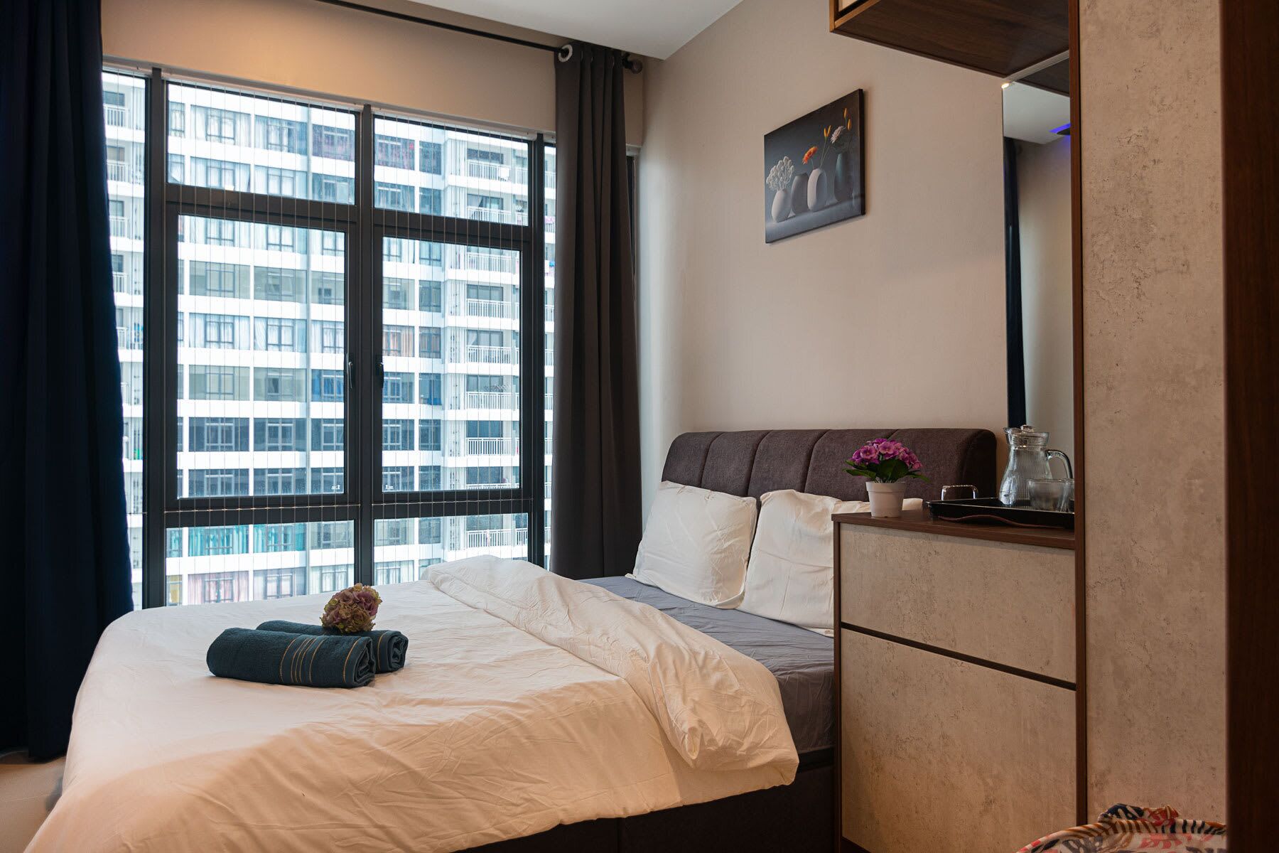 3 bedrooms, iron/ironing board, WiFi, bed sheets