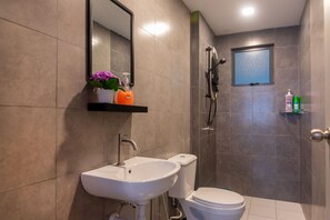 تجهيزات دش، مجففات شعر، مناشف