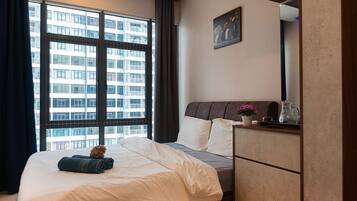 3 bedrooms, iron/ironing board, WiFi, bed sheets