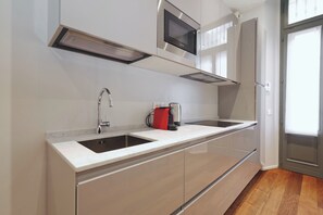 Appartement Confort, vue ville | Cuisine privée | Cafetière/bouilloire, bouilloire électrique