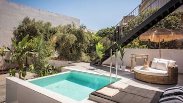 Suite júnior, vistes a la piscina | Wifi gratuïta