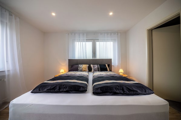 1 bedroom, WiFi, bed sheets