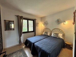 2 bedrooms, WiFi, bed sheets