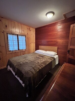 3 bedrooms, bed sheets