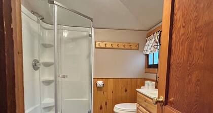 Willow Haven ~ Quaint 3 Bedroom in Hazelhurst, Wisconsin