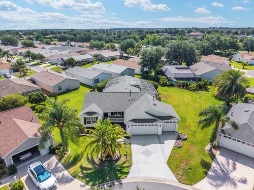 Palm Breeze Oasis-3/2 w/ Private Pool & Golf Cart in The Village of Liberty Park