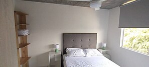2 Schlafzimmer, BĂŒgeleisen/BĂŒgelbrett, kostenloses WLAN, BettwĂ€sche