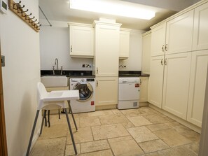 Cottage | Interior - Mount House (Rhyl)