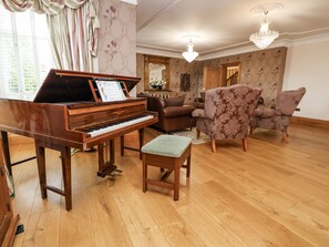 Cottage | Interior - Mount House (Rhyl)