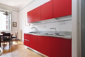 Comfort Apartment, City View | Private kitchen