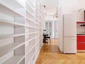 Appartement Confort, vue ville | Cuisine privée | Cafetière/bouilloire, bouilloire électrique