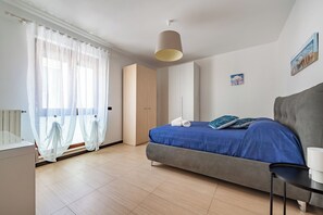 Familjelägenhet - flera sovrum - 2 badrum (Viadelmare Apartment Monopoli 200m) | 2 sovrum, gratis wi-fi och sängkläder