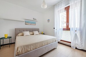 Family Apartment, Multiple Bedrooms, 2 Bathrooms (Viadelmare Apartment Monopoli 200m) | 2 bedrooms, free WiFi, bed sheets - Viadelmare Apartment Monopoli 200m Sea (Monopoli)