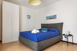 Familjelägenhet - flera sovrum - 2 badrum (Viadelmare Apartment Monopoli 200m) | 2 sovrum, gratis wi-fi och sängkläder