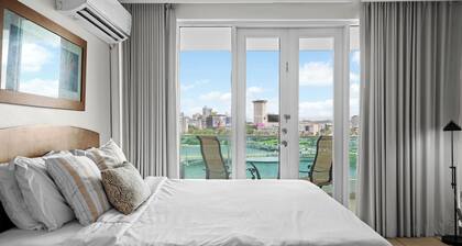 Old San Juan | Oceanview apartment| Balcony | For groups