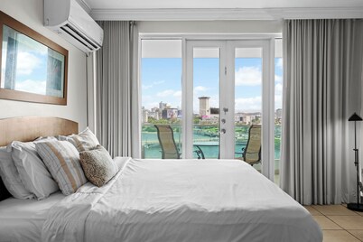 Old San Juan | Oceanview apartment| Balcony | For groups