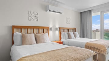 3 bedrooms, desk, iron/ironing board, travel crib