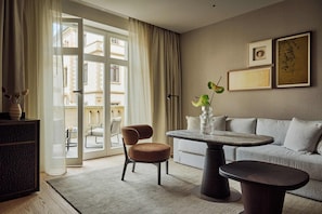 Florentin Terrace Suite | Ropa de cama de alta calidad, edredones de plumas, minibar y caja fuerte