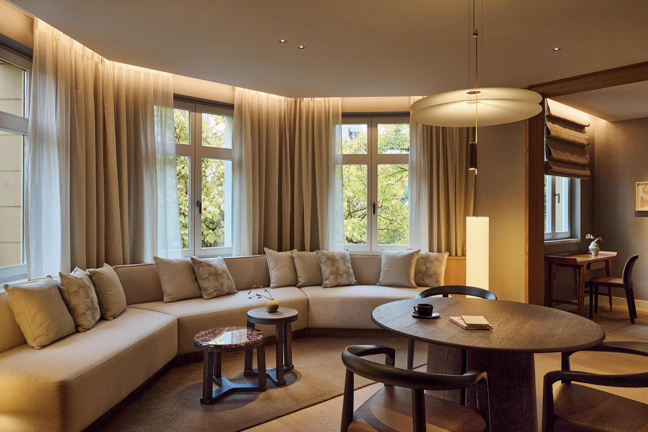 Corner Suite | Living area