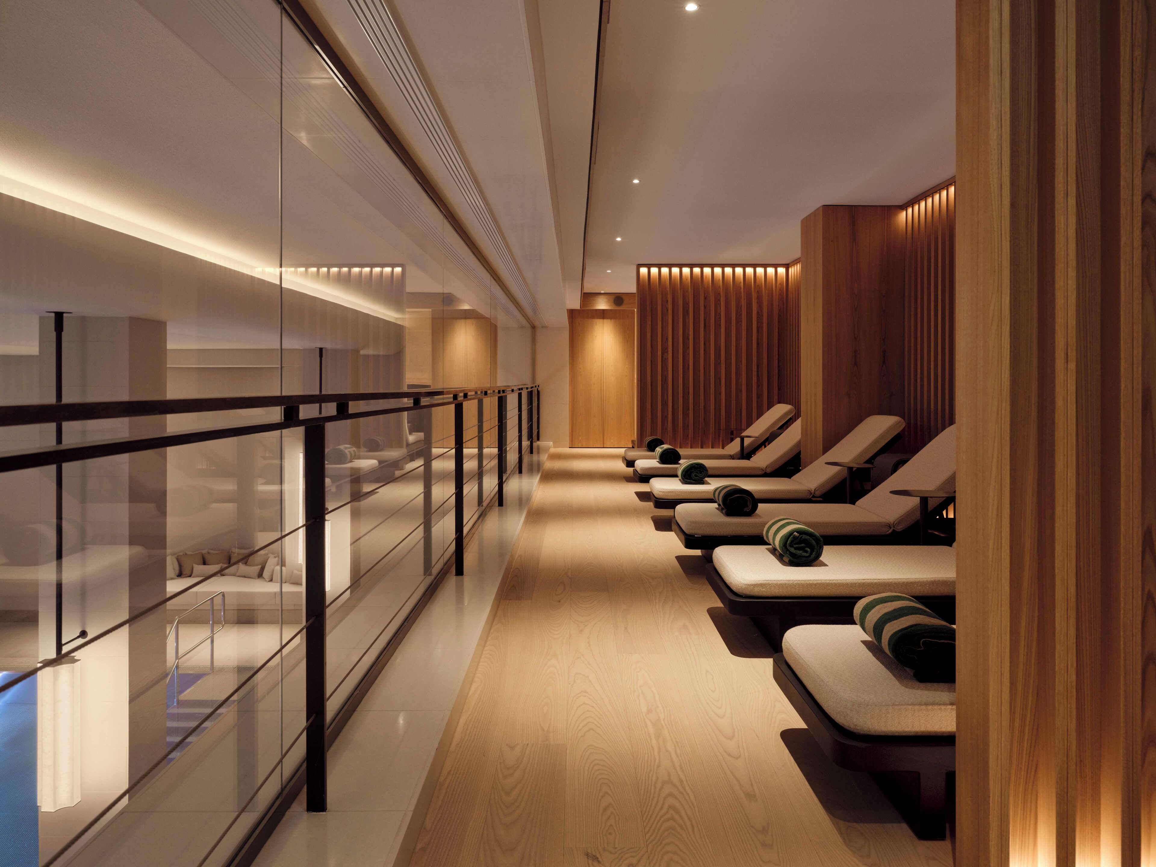 Couples treatment rooms, sauna, steam room, body treatments