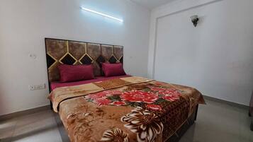 3 多间卧室、WiFi、床单