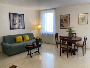 Apartment, 2 Bedrooms, Balcony | Living room - Dimora Arte e Vino Apartments (Verona)