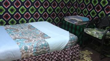 Room, 1 Bedroom, Accessible, Smoking | 1 bedroom