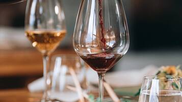 Room, 1 Bedroom, Accessible, Smoking | Food and drink