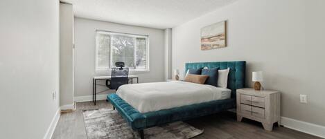 Skrivbord, strykjärn/strykbräda, resesäng och gratis wi-fi