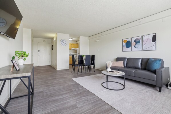 Smart TV, books, offices