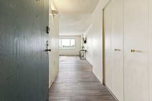 Interior - Legacy at Imperial Village 712 I 1 Bed 1 Bath (Ric hmond)