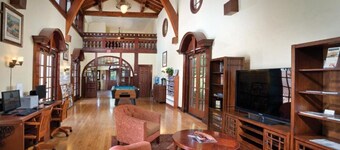 Worldmark 2-bedroom resort with fitness room, WiFi In Nice, CA