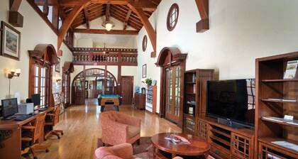 Worldmark 2-bedroom resort with fitness room, WiFi In Nice, CA