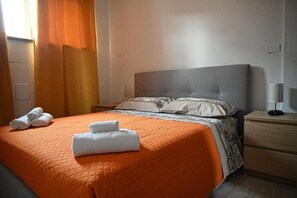 1 sovrum, strykjärn/strykbräda, wi-fi och sängkläder
