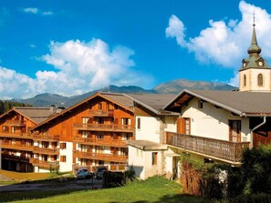 Exterior - T2 Apartment with Balcony and WiFi near Slopes (Notre-Dame-de-Bellecombe)