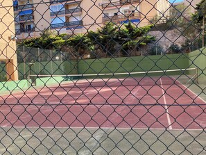 Sports court - 
Golden Holidays, front row beach. Vacaciones Doradas (VC)