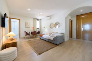 1 bedroom, iron/ironing board, free WiFi