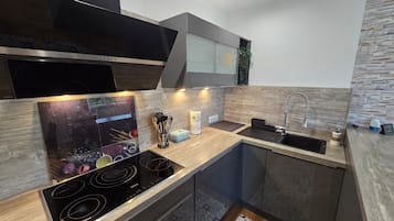 Geladeira, micro-ondas, lava-louças, torradeira
