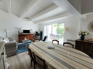 Interior - Single-Storey Villa, 4 Rooms, 80 m², Parking, Pets Allowed - La Palmyre (La Palmyre)