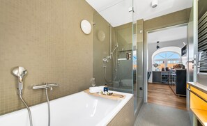 Een douche, een haardroger