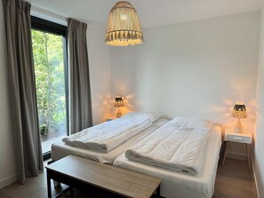 5 bedrooms, iron/ironing board, free WiFi