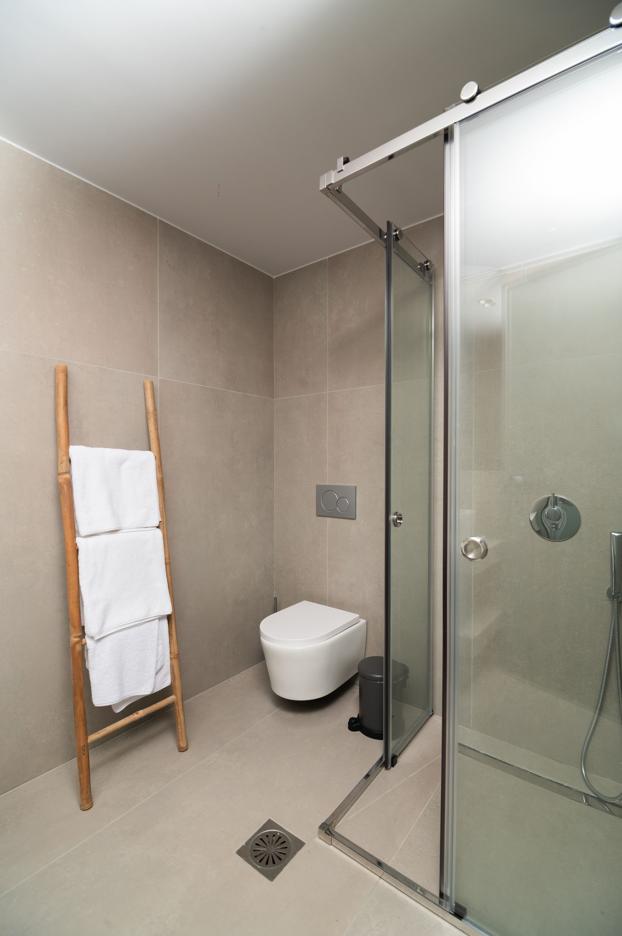 Villa, Smoking | Soundproofing