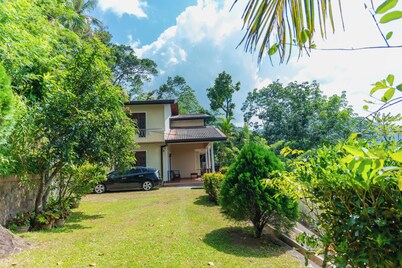 4-bedroom Green Oasis in Kandy